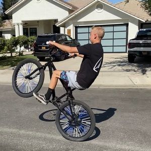 Meet your Posher, Grant